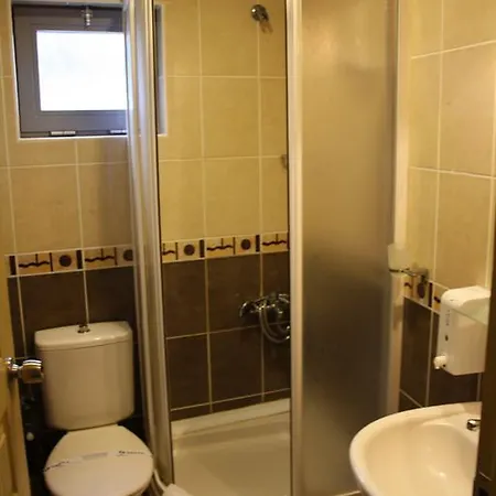 Yeni Truva Hotel *
