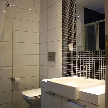 Yeni Truva Hotel *