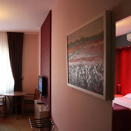 Yeni Truva Hotel *