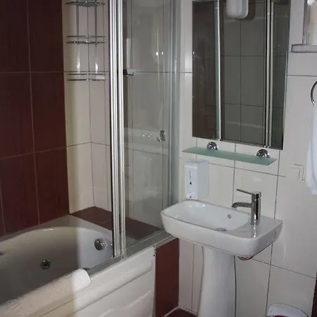 Yeni Truva Hotel *